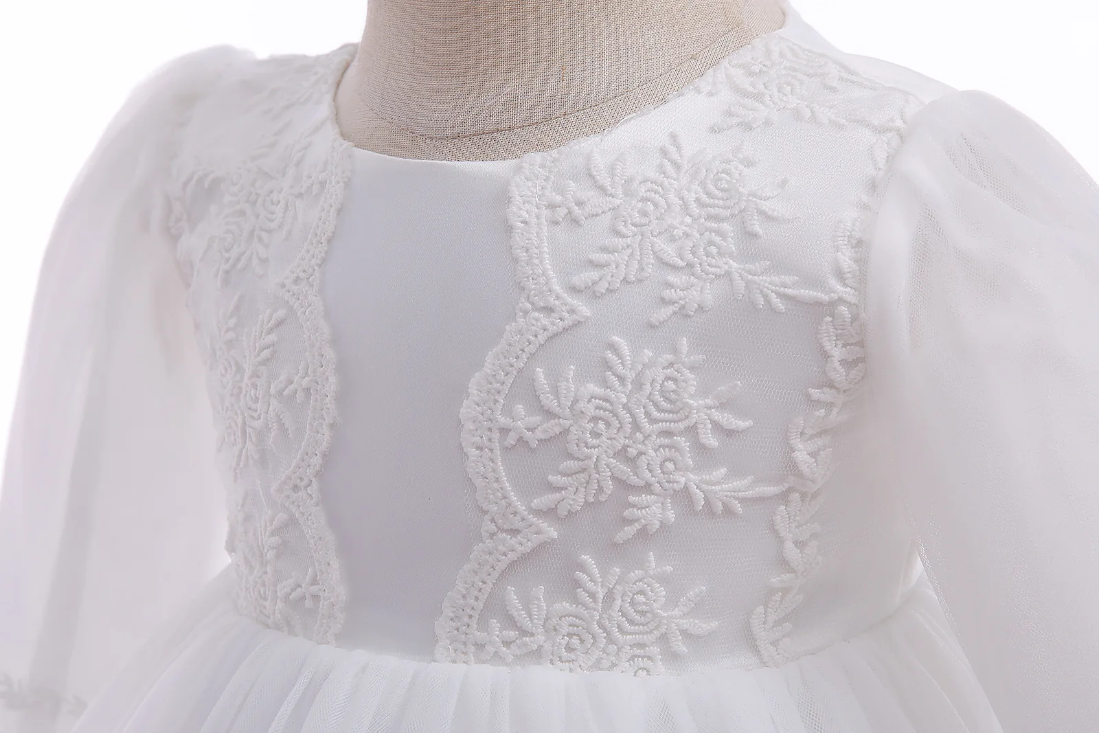 Baby Girl Dress White Embroide - Baby Clothing Yarn のレビューと価格